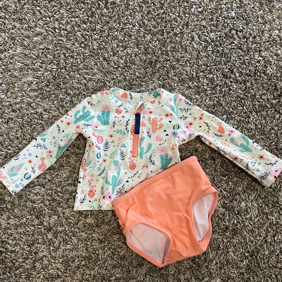 Ruffle Butts Other - Ruffle Butts rashguard suit with Bottoms 12-18 months